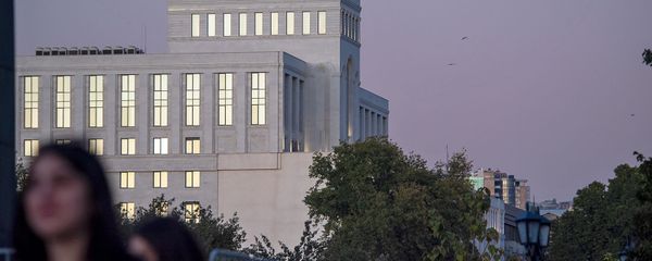Здание Министерства иностранных дел Армении Здание Министерства иностранных дел Армении - Sputnik Армения