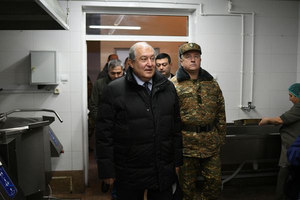 Կարևոր է, որ զինվորն ունի ուտելիք ընտրելու հնարավորություն. ՀՀ նախագահն Արցախում է - Sputnik Արմենիա