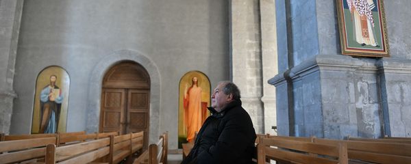 Президент Армении Армен Саркисян с супругой Нунэ Саркисян посетили Собор Святого Христа Всеспасителя (21 декабря 2019). Шуши - Sputnik Армения
