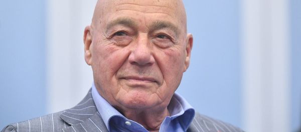 Основатель и первый президент Академии российского телевидения Владимир Познер во время вручения ему специальной награды «За мужество и профессионализм» в честь 25-летия Академии (20 декабря 2019). Москвa Основатель и первый президент Академии российского телевидения Владимир Познер во время вручения ему специальной награды «За мужество и профессионализм» в честь 25-летия Академии (20 декабря 2019). Москвa - Sputnik Армения