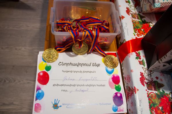 «Ցավոտ կատետորը փրկեց ինձ, նրանց էլ կփրկի». քաղցկեղը հաղթահարած երեխաները մեդալներ ստացան - Sputnik Արմենիա