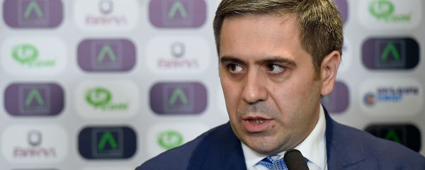 Брифинг новоизбранного президента Федерации футбола Армении Армена Меликбекяна после внеочередного заседания ФФА (23 декабря 2019). Еревaн - Sputnik Армения