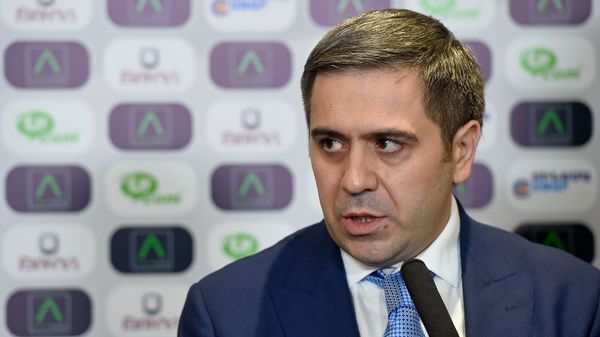 Брифинг новоизбранного президента Федерации футбола Армении Армена Меликбекяна после внеочередного заседания ФФА (23 декабря 2019). Еревaн - Sputnik Армения