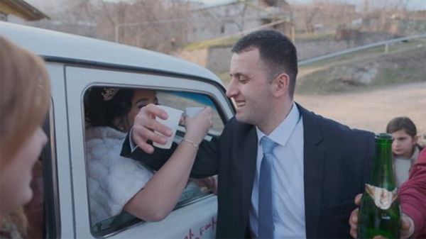Удивительная история любви: как Аршалуйс из Ливана нашла счастье в армянском приграничье Удивительная история любви: как Аршалуйс из Ливана нашла счастье в армянском приграничье - Sputnik Армения