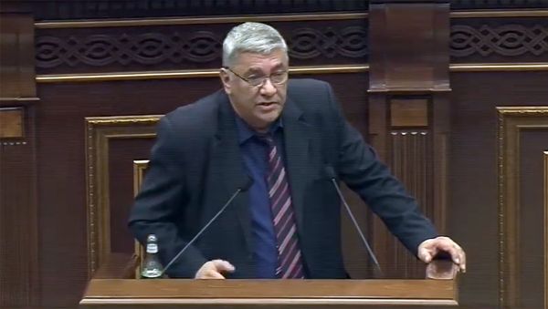 Выступление председателя госкомитета по науке Самвела Арутюняна на заседании Парламента (6 ноября 2019). Еревaн - Sputnik Армения