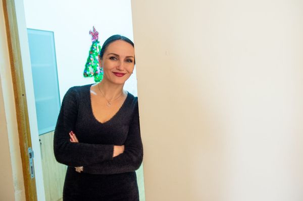 «Ամուսնուս խնդրել եմ ինձ համար հագուստ չգնել». անկեղծ զրույց Լուսինե Բադալյանի հետ - Sputnik Արմենիա