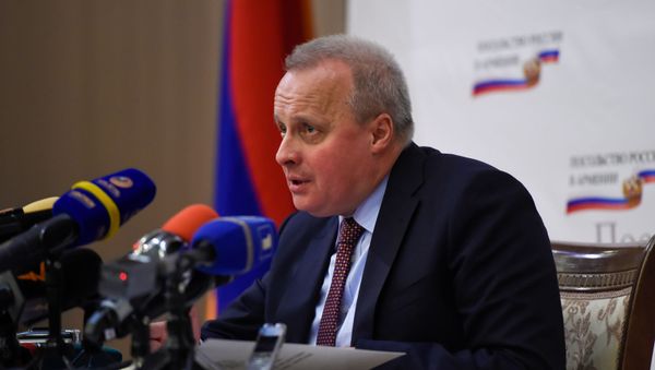 Посол России в Армении Сергей Копыркин на итоговой пресс-конференции (24 декабря 2019). Еревaн Посол России в Армении Сергей Копыркин на итоговой пресс-конференции (24 декабря 2019). Еревaн - Sputnik Արմենիա
