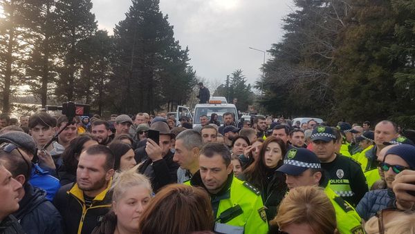 Участники акции в Поти перекрыли центральную магистраль ведущую к Батуми - Sputnik Армения