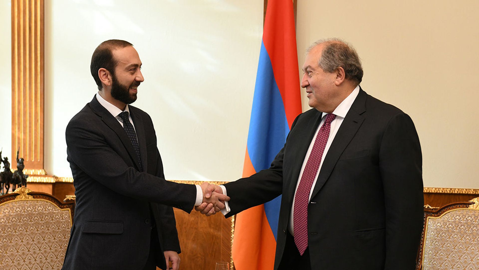 Встреча президента Армена Саркисяна с председателем Национального Собрания Араратом Мирзояном (25 декабря 2019). Еревaн Встреча президента Армена Саркисяна с председателем Национального Собрания Араратом Мирзояном (25 декабря 2019). Еревaн - Sputnik Армения, 1920, 06.04.2021