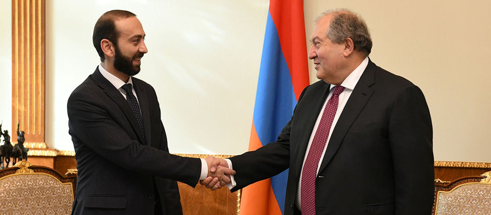 Встреча президента Армена Саркисяна с председателем Национального Собрания Араратом Мирзояном (25 декабря 2019). Еревaн - Sputnik Армения, 1920, 06.04.2021