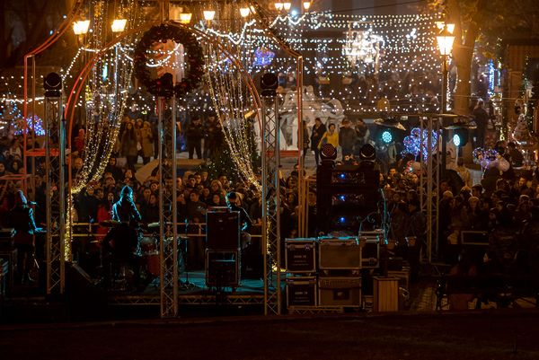 Рождественская ярмарка в парке 2750-летия Еревана Рождественская ярмарка в парке 2750-летия Еревана - Sputnik Армения