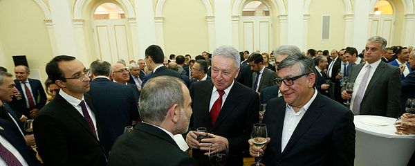 Премьер-министр Никол Пашинян организовал прием для представителей бизнес-класса (26 декабря 2019). Еревaн - Sputnik Արմենիա