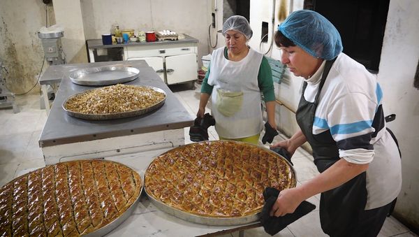 Как в Гаваре готовят вкуснейшую пахлаву - Sputnik Армения