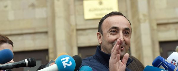 Председатель Конституционного суда Грайр Товмасян после допроса встретился с журналистами (27 декабря 2019). Еревaн - Sputnik Армения