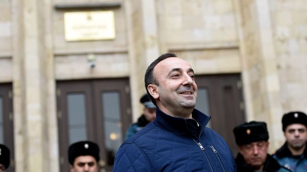 Հրայր Թովմասյան - Sputnik Արմենիա