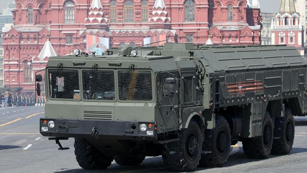 Оперативно-тактические ракетные комплексы Искандер на репетиции военного парада на Красной площади (7 мая 2019). Москвa Оперативно-тактические ракетные комплексы Искандер на репетиции военного парада на Красной площади (7 мая 2019). Москвa - Sputnik Армения