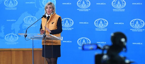Официальный представитель Министерства иностранных дел России Мария Захарова во время брифинга в Москве - Sputnik Армения