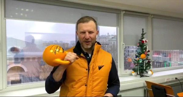 Директор по коммуникациям МИА Россия сегодня Пётр Лидов во время флешмоба в поддержку Sputnik Эстония Директор по коммуникациям МИА Россия сегодня Пётр Лидов во время флешмоба в поддержку Sputnik Эстония - Sputnik Армения