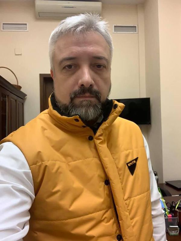 Российский журналист, политический деятель Евгений Примаков во время флешмоба в поддержку Sputnik Эстония Российский журналист, политический деятель Евгений Примаков во время флешмоба в поддержку Sputnik Эстония - Sputnik Армения