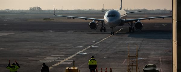 Самолет юбилейного рейса Ереван - Москва в аэропорту Звартноц (30 декабря 2019). Ереван Самолет юбилейного рейса Ереван - Москва в аэропорту Звартноц (30 декабря 2019). Ереван - Sputnik Армения