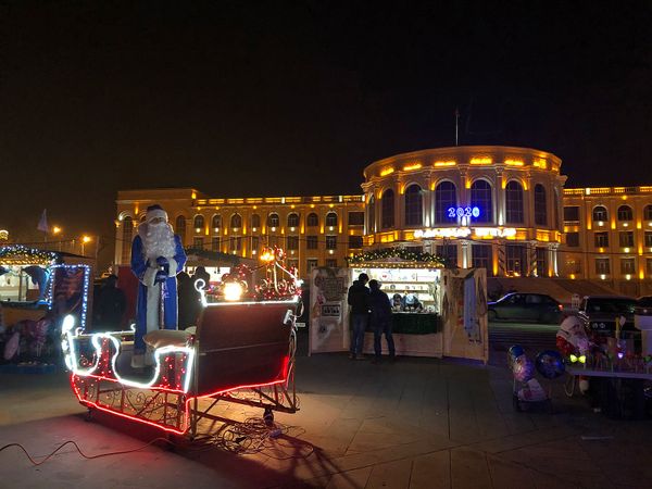 Страшное развлечение для детей, или Чем пахнет предновогодний Гюмри Страшное развлечение для детей, или Чем пахнет предновогодний Гюмри - Sputnik Армения