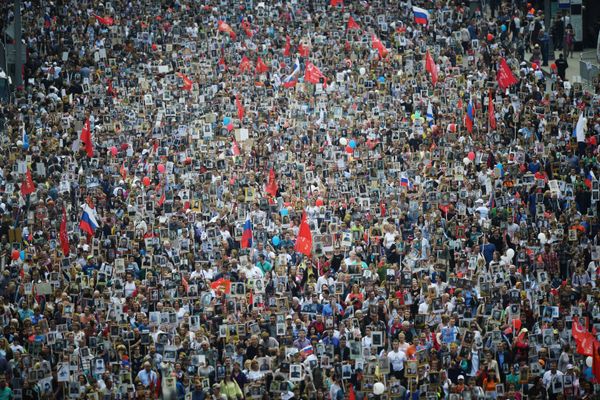 Участники акции Бессмертный полк в Москве Участники акции Бессмертный полк в Москве - Sputnik Армения