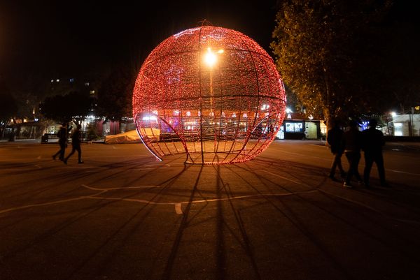 Новогодняя иллюминация на площади Свободы в Ереване - Sputnik Армения