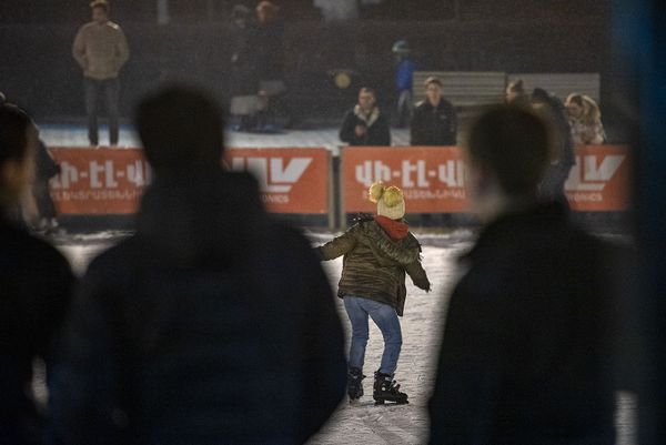 Каток на Лебедином озере в Ереване - Sputnik Армения