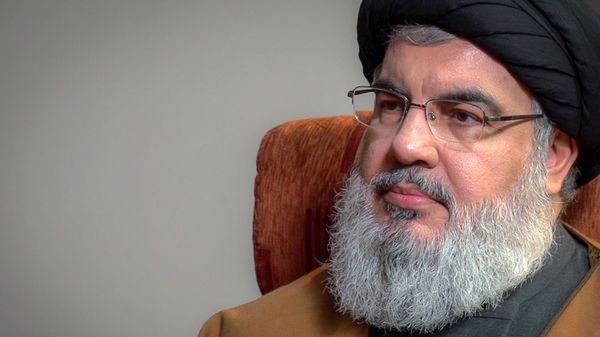 Хасан Насралла во время беседы с чиновниками из канцелярии Верховного лидера Ирана Али Хаменеи (23 сентября 2019).  - Sputnik Армения
