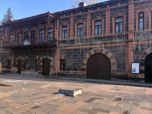 Մարդաշատ հյուրանոցներ, ռեստորաններ ու թանգարաններ. Գյումրին թրենդային է նաև ձմեռվա սեզոնին - Sputnik Արմենիա