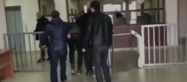 Полицейские по свежим следам раскрыли убийство 16-летней девочки Полицейские по свежим следам раскрыли убийство 16-летней девочки - Sputnik Армения
