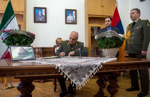 Смерть Сулеймани: Папикян четко выразил позицию Армении, вице-посол Ирана был краток - Sputnik Армения