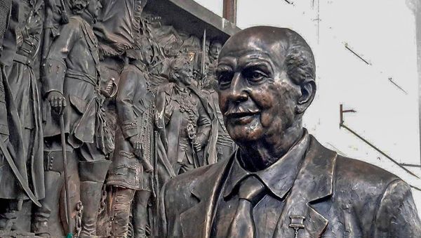 Памятник Геворгу Вартаняну - Sputnik Армения