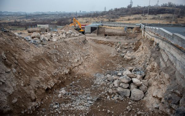 «Դալմա գարդեն մոլ» առևտրի կենտրոնի հարակից տարածքում ընթացող շինարարական աշխատանքները «Դալմա գարդեն մոլ» առևտրի կենտրոնի հարակից տարածքում ընթացող շինարարական աշխատանքները - Sputnik Արմենիա