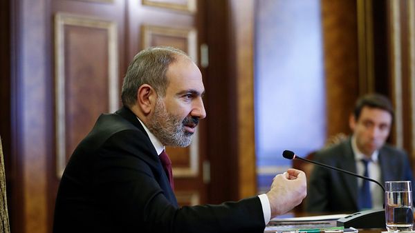 Совещание во главе с премьер-министром Николом Пашиняном по теме выработки стратегии вывоза мусора в республике (13 января 2019). Еревaн - Sputnik Армения