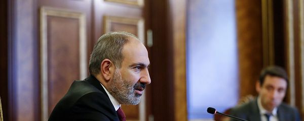 Совещание во главе с премьер-министром Николом Пашиняном по теме выработки стратегии вывоза мусора в республике (13 января 2019). Еревaн - Sputnik Արմենիա