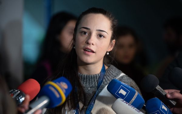 Глава Комитета гражданской авиации Татевик Ревазян на встрече первого рейса Милан-Ереван-Милан авиакомпании Ryanair в аэропорту Звартноц (14 января 2020). Еревaн - Sputnik Армения