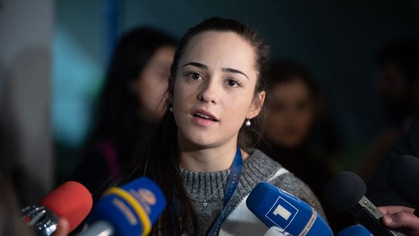 Глава Комитета гражданской авиации Татевик Ревазян на встрече первого рейса Милан-Ереван-Милан авиакомпании Ryanair в аэропорту Звартноц (14 января 2020). Еревaн - Sputnik Армения