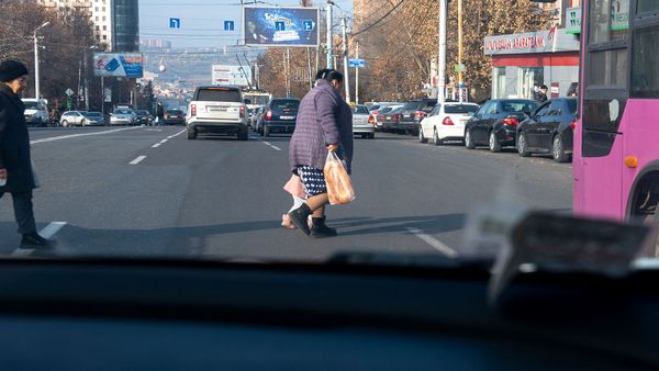 Հետիոտն - Sputnik Արմենիա