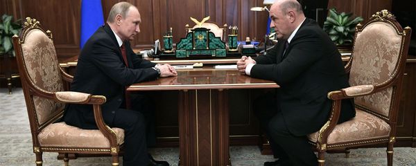 Руководитель Федеральной налоговой службы РФ Михаил Мишустин во время встречи с президентом РФ Владимиром Путиным (15 января 2020). Москвa Руководитель Федеральной налоговой службы РФ Михаил Мишустин во время встречи с президентом РФ Владимиром Путиным (15 января 2020). Москвa - Sputnik Армения