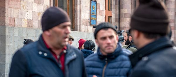 Акция протеста у Дома правительства фермеров (16 января 2020). Еревaн Акция протеста у Дома правительства фермеров (16 января 2020). Еревaн - Sputnik Армения