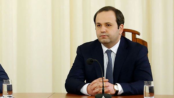 Экс-директор СНБ Георгий Кутоян во время представления руководящему составу нового директора службы (11 мая 2018). Еревaн - Sputnik Արմենիա