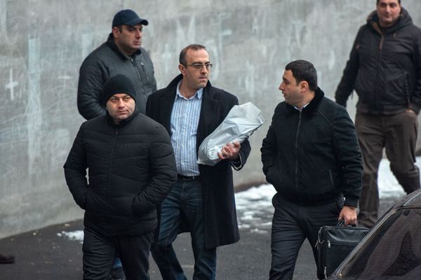 Իրավապահ մարմինները` շենքի մոտ, որտեղ այսօր հայտնաբերվել է ԱԱԾ նախկին տնօրեն Գեորգի Կուտոյանի դին Իրավապահ մարմինները` շենքի մոտ, որտեղ այսօր հայտնաբերվել է ԱԱԾ նախկին տնօրեն Գեորգի Կուտոյանի դին - Sputnik Արմենիա