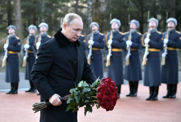 Для Путина День прорыва блокады Ленинграда особенный — президент в Петербурге Для Путина День прорыва блокады Ленинграда особенный — президент в Петербурге - Sputnik Армения