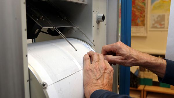 Сейсмограф. Землетрясение - Sputnik Армения