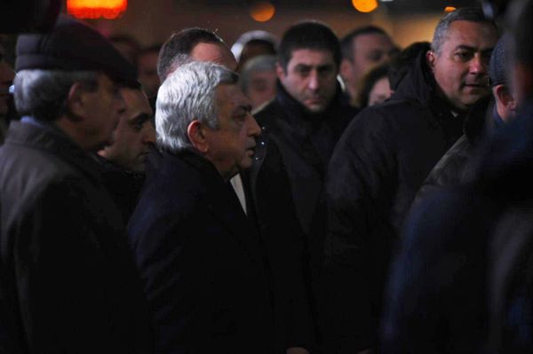 Панихида по Георгию Кутояну: проститься с бывшим главой СНБ пришел и Серж Саргсян — фото - Sputnik Армения