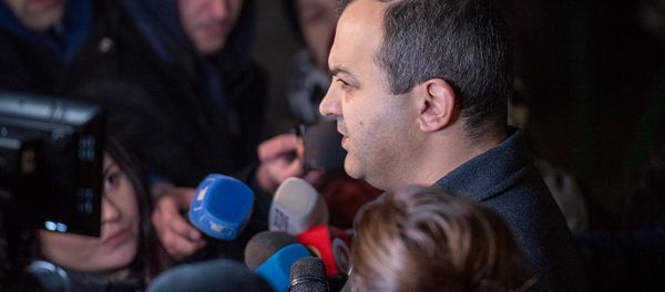 Генеральный прокурор Артур Давтян на гражданской панихиде Георгия Кутояна (19 января 2020). Еревaн - Sputnik Արմենիա