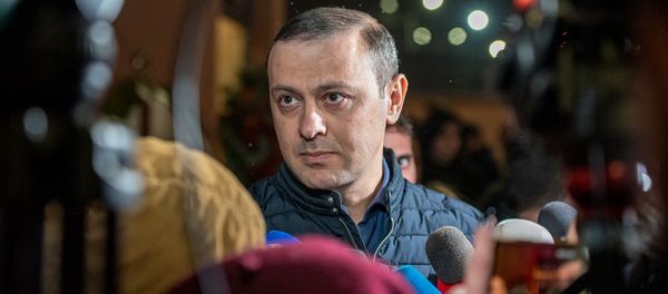 Секретарь совета безопасности Армен Григорян на гражданской панихиде Георгия Кутояна (19 января 2020). Еревaн - Sputnik Армения