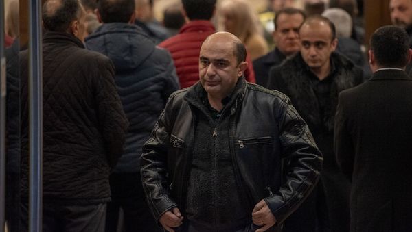 Эдмон Марукян на гражданской панихиде Георгия Кутояна (19 января 2020). Еревaн - Sputnik Армения