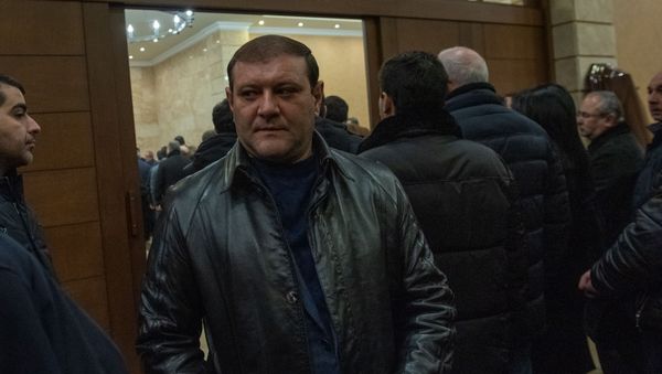 Тарон Маркарян на гражданской панихиде Георгия Кутояна (19 января 2020). Еревaн - Sputnik Արմենիա